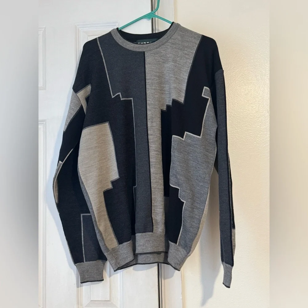 Vintage Mens Tundra Canada Sweater Geometric design size XL